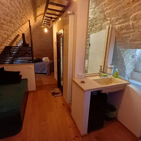 Relais San Giuliano 게스트하우스 4*